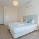 Silver With Ocean View فيلة لورينها
