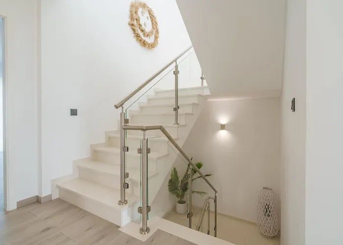 Silver With Ocean View Villa *